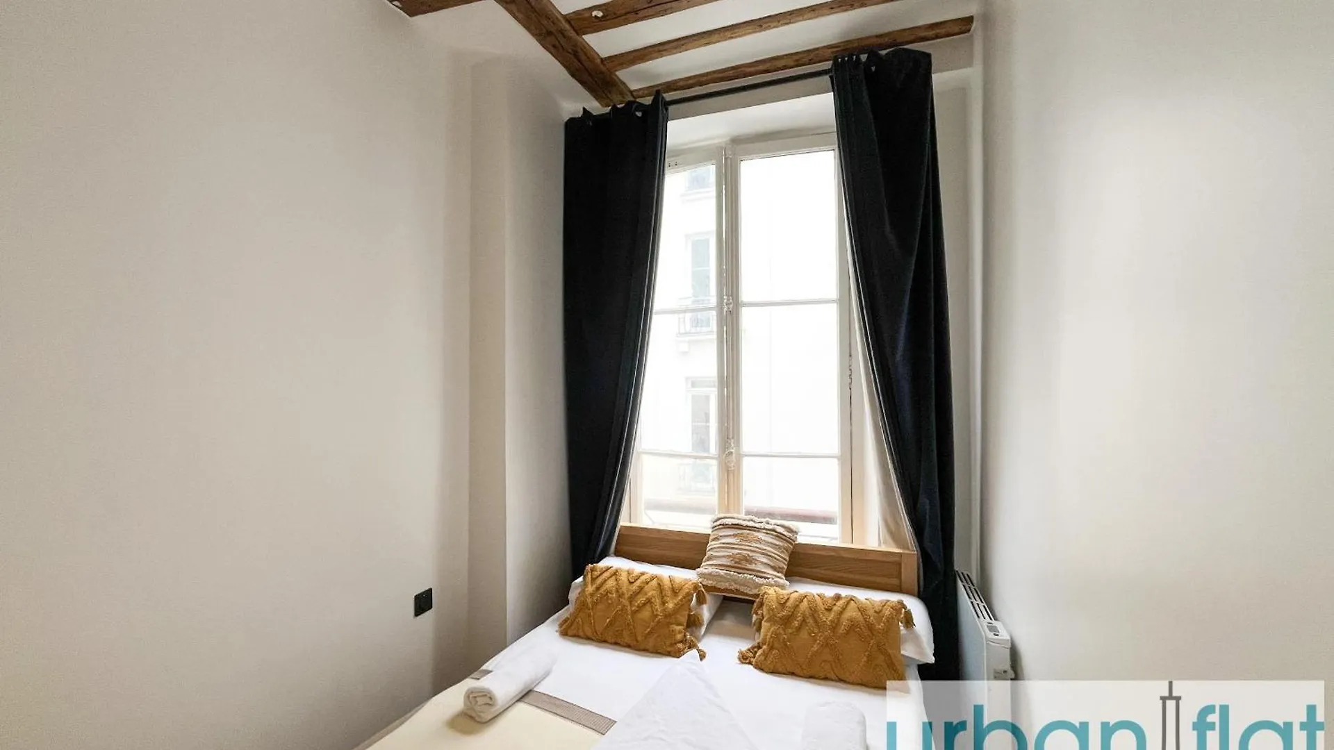 Urban Flat 108 - Classic Parisian 4 Bdr Flat Daire