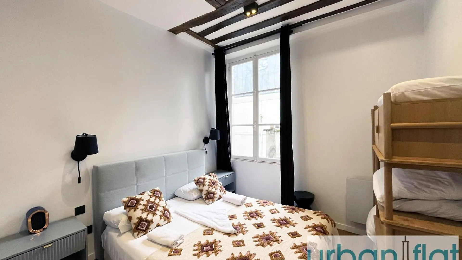 Urban Flat 108 - Classic Parisian 4 Bdr Flat Paris