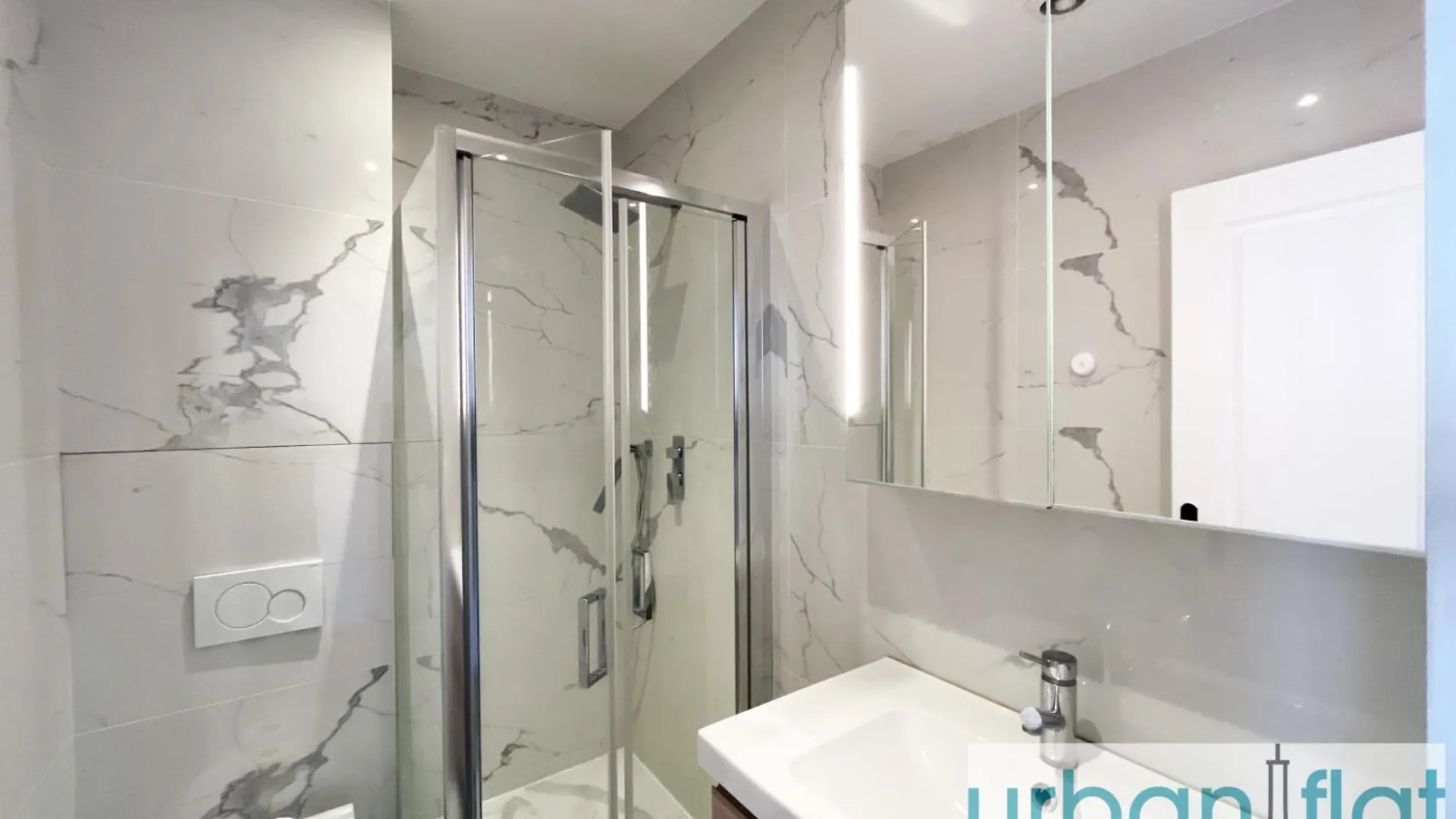 Urban Flat 108 - Classic Parisian 4 Bdr Flat