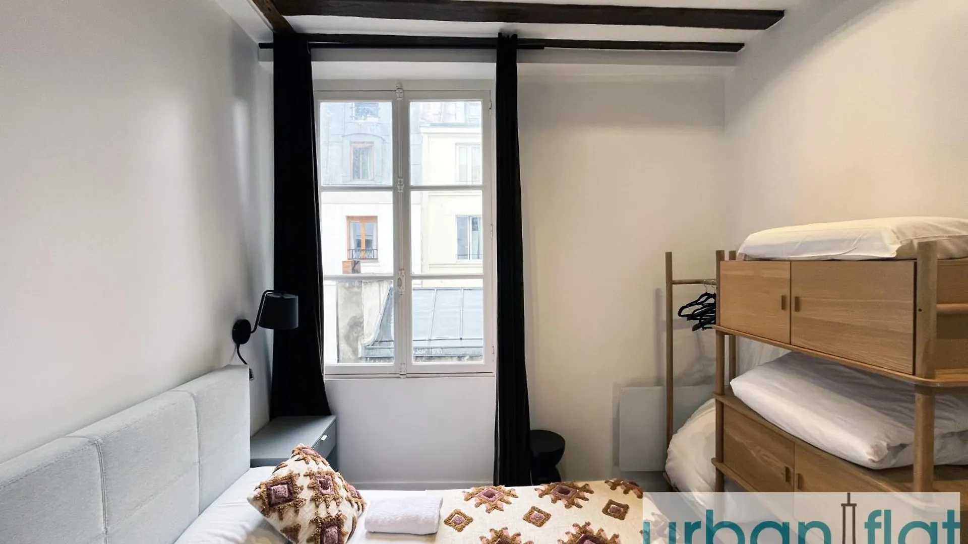 Urban Flat 108 - Classic Parisian 4 Bdr Flat Apartment