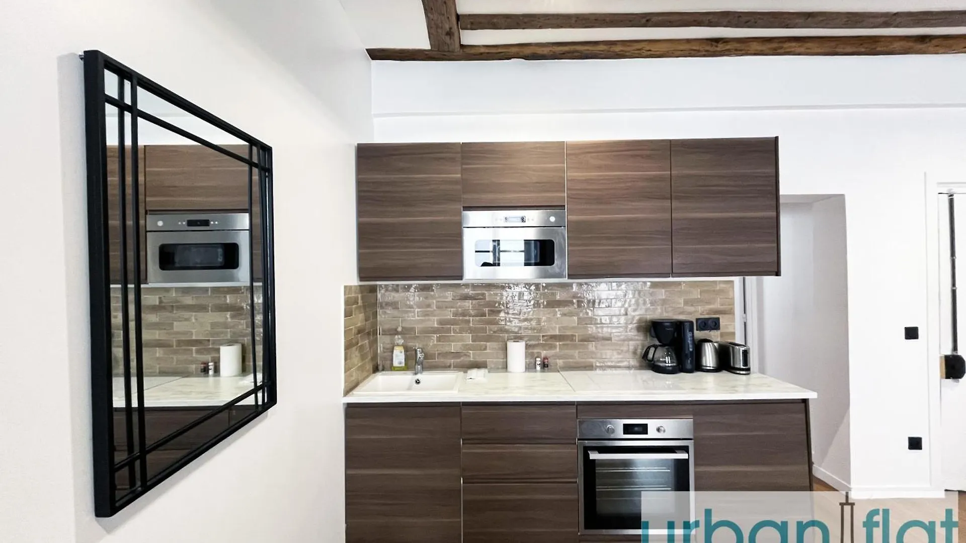 Apartment Urban Flat 108 - Classic Parisian 4 Bdr Flat