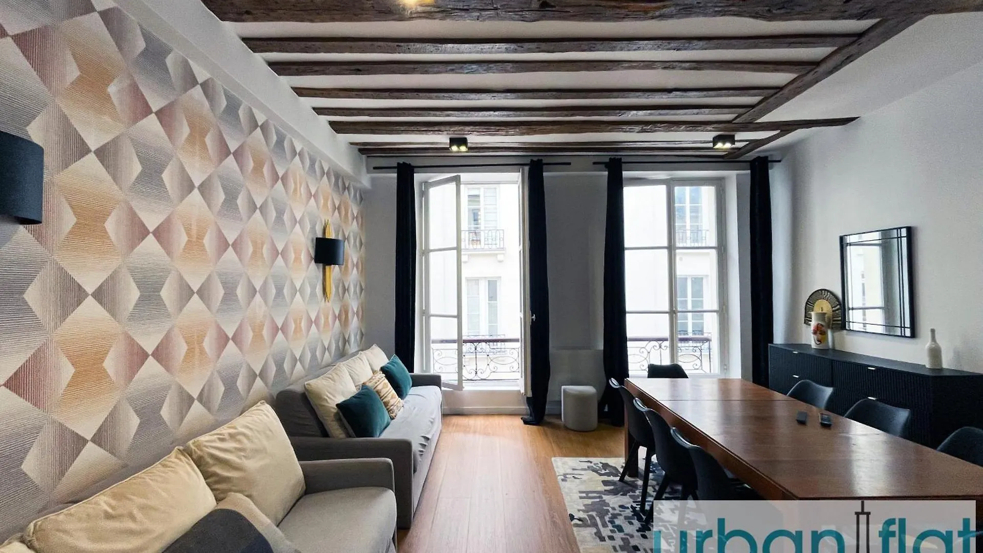 Urban Flat 108 - Classic Parisian 4 Bdr Flat 0*, Paris